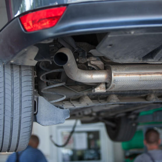 układ wydechowy samochodu