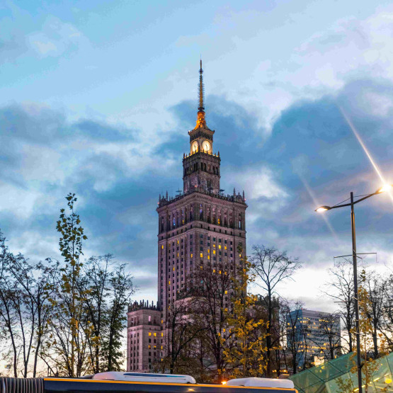 "Słynny srebrny Ford znów na ulicach Warszawy!"