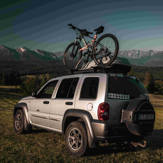 Jeep Avenger liderem sprzedaży we Włoszech, Compass nagrodzony!