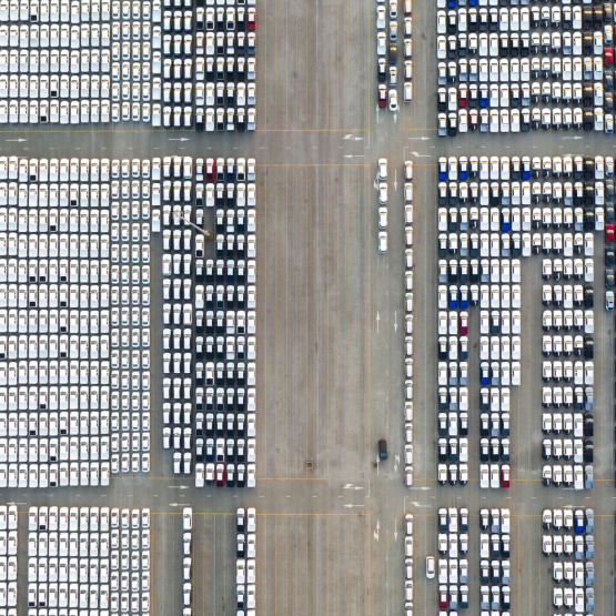 magazyn z samochodami