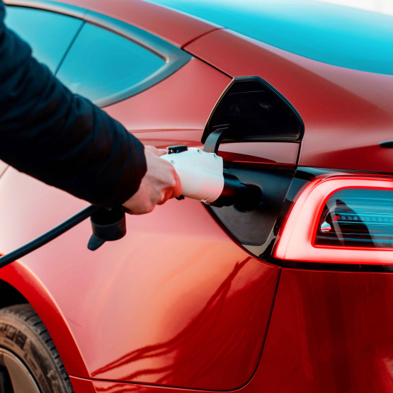 Tesla oskarża o "wyrachowane kłamstwo": Zawiadomienie do prokuratury