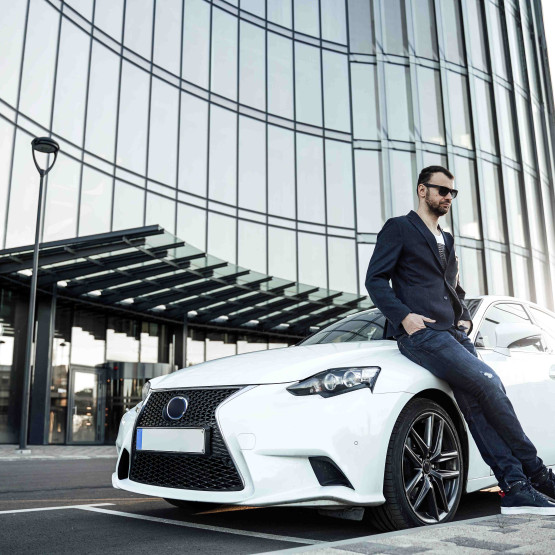 Lexus ujawnia sposób na oszczędną jazdę