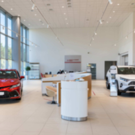 Nowy Toyota Land Cruiser: odświeżony wygląd i klasyczne reflektory