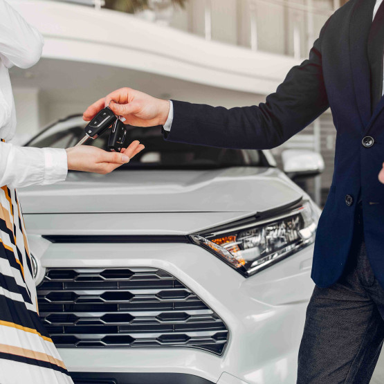 Toyota celuje w polskich milionerów z ofertą zyskownych inwestycji