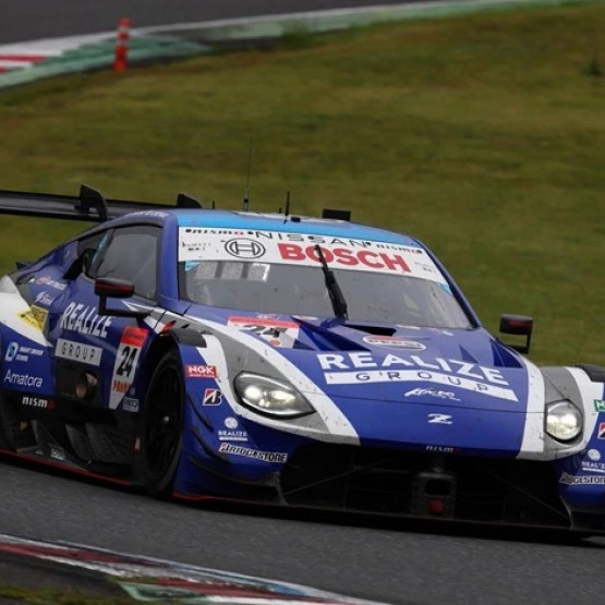 Nissan Z numer 24 na torze Sportsland SUGO; źródło: global.nissannews.com