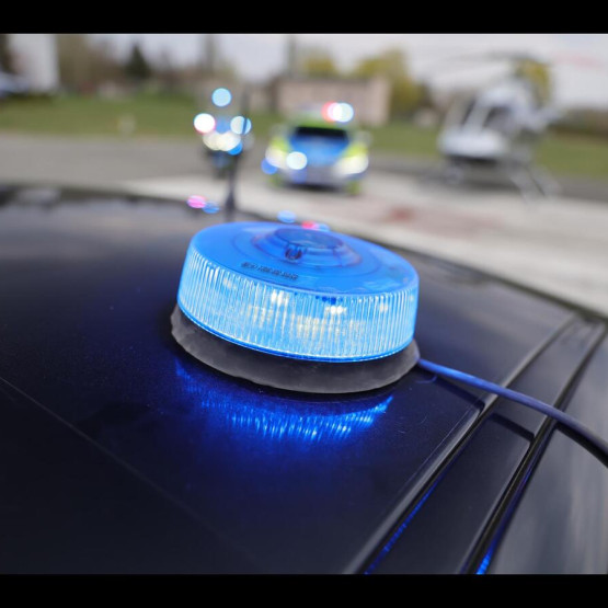 Sygnał świetlny radiowozu. Źródło: lodzka.policja.gov.pl