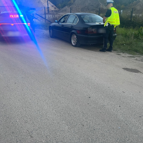 Drift BMW zakończył się lawetą. Kierowca dostał 6000 zł mandatów