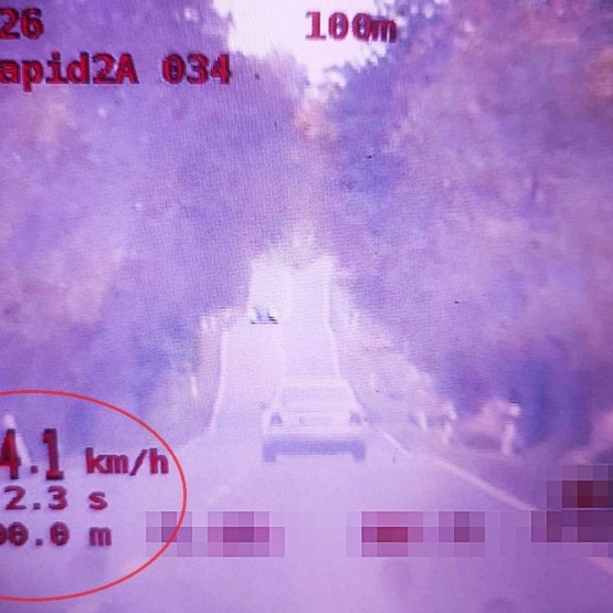 Audi jechało 154 km/h na DW993. Kierowca stracił prawo jazdy i dostał 5 tys. zł mandatów