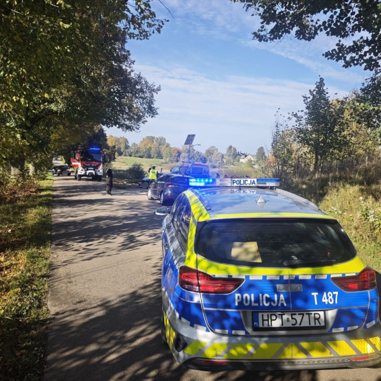 Policjanci podczas działań drogowych w powiecie węgorzewskim. Źródło: wegorzewo.policja.gov.pl