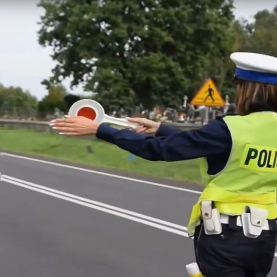Kierowca Daewoo miał 2,5 promila i zakaz. Na widok radiowozu przesiadł się do tyłu