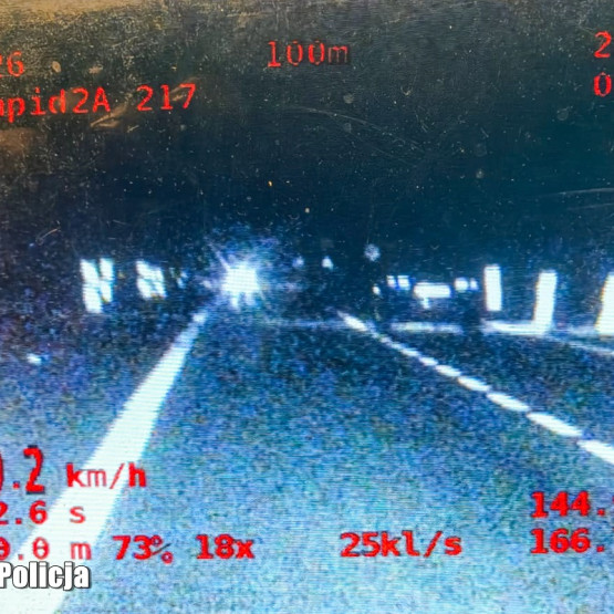 Jechał Audi 140 km/h przy ograniczeniu do 60. Stracił prawo jazdy