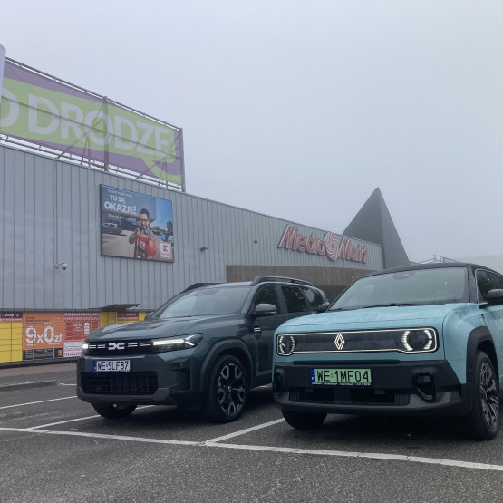 Samochody Renault i Dacia biorące udział w IV Wielkim Teście Mobilności Miejskiej. Źródło: Centrum Prasowe Renault Polska